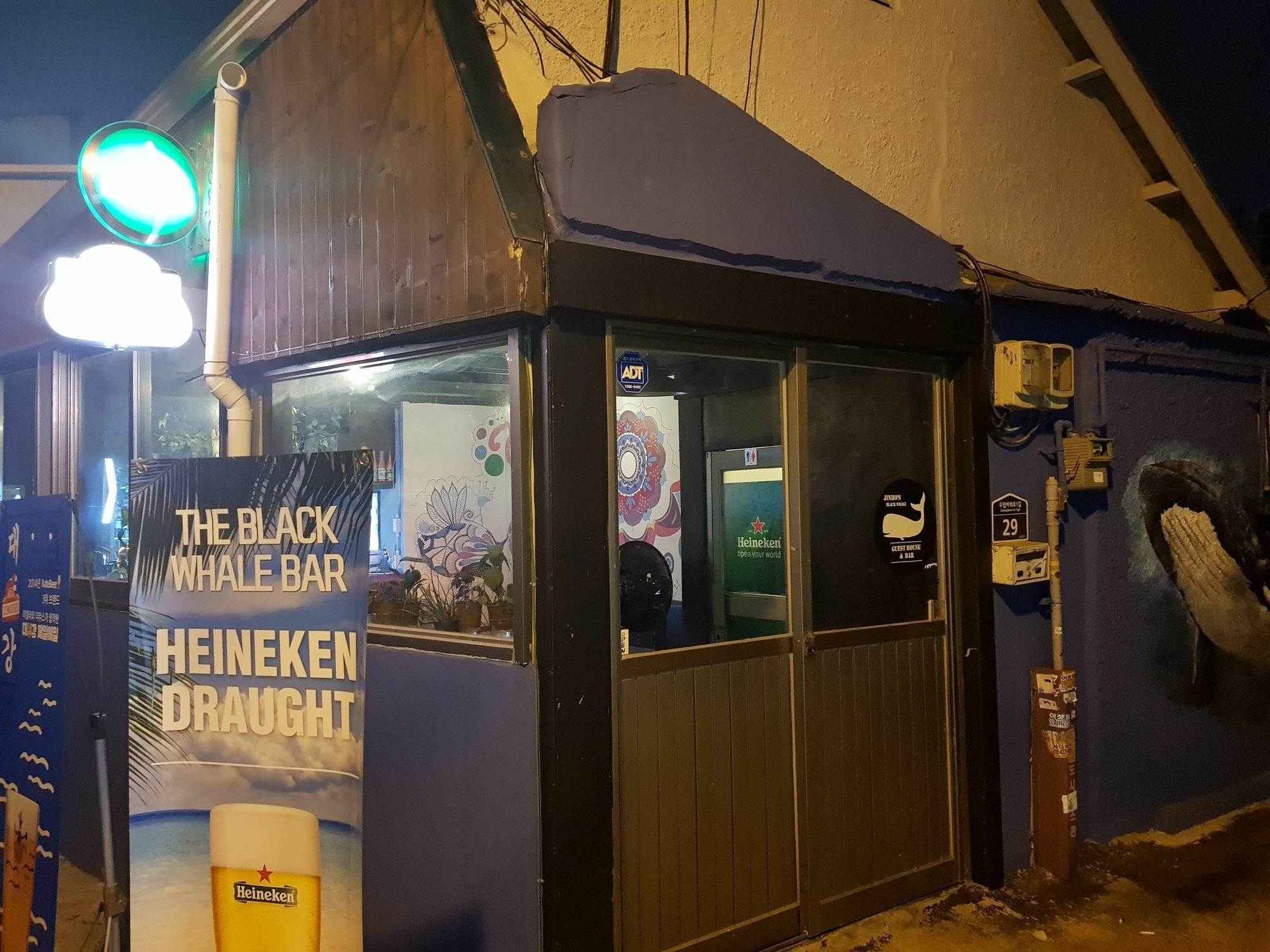 ジンホズ ブラック ホエール ゲストハウス＆バー ソウル特別市 エクステリア 写真